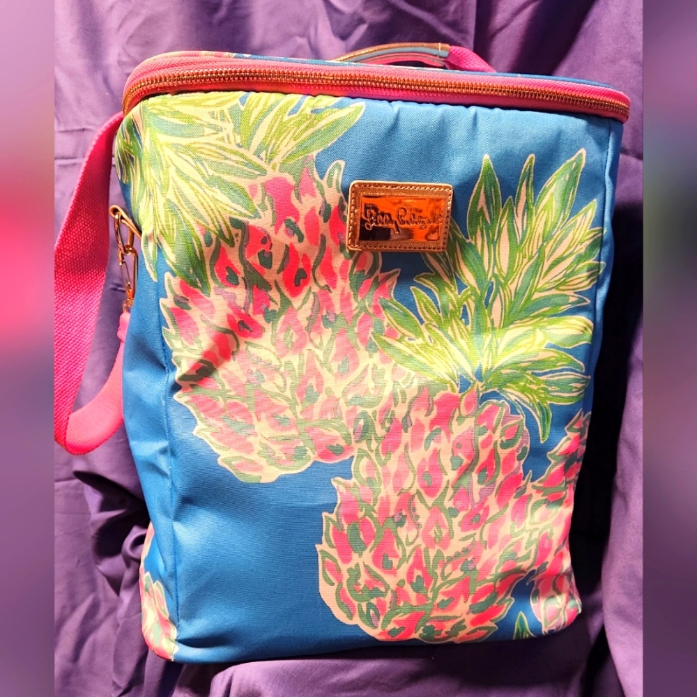 NEW Lilly Pulitzer Wine & Food Carrier in pineapple Floral Swizzle Out Pattern